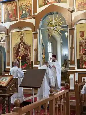 Духовенство во время службы в праздник Преображения Господня